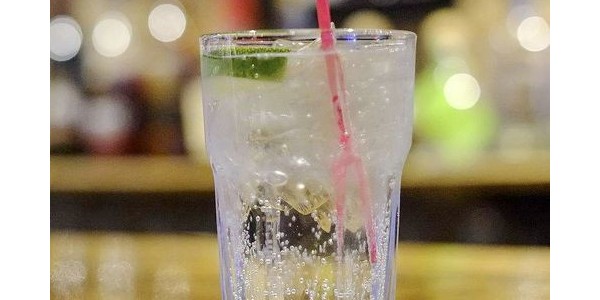 喝蘇打水能降尿酸？真相來了！